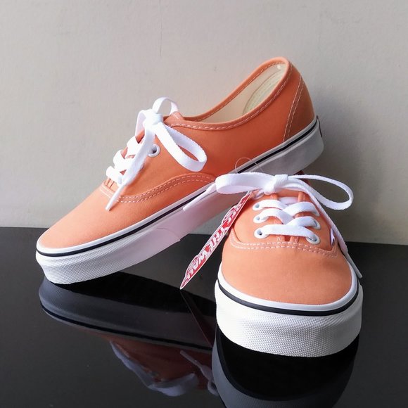Vans Women's "Off the Wall" Classic Low Top Canvas Sneaker - Picture 10 of 13